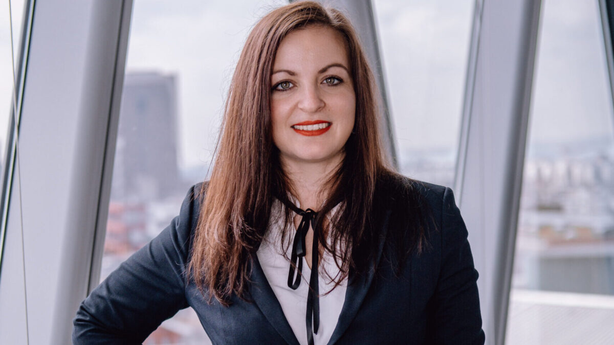 Luba Sibirkov Expertin für Finanzen