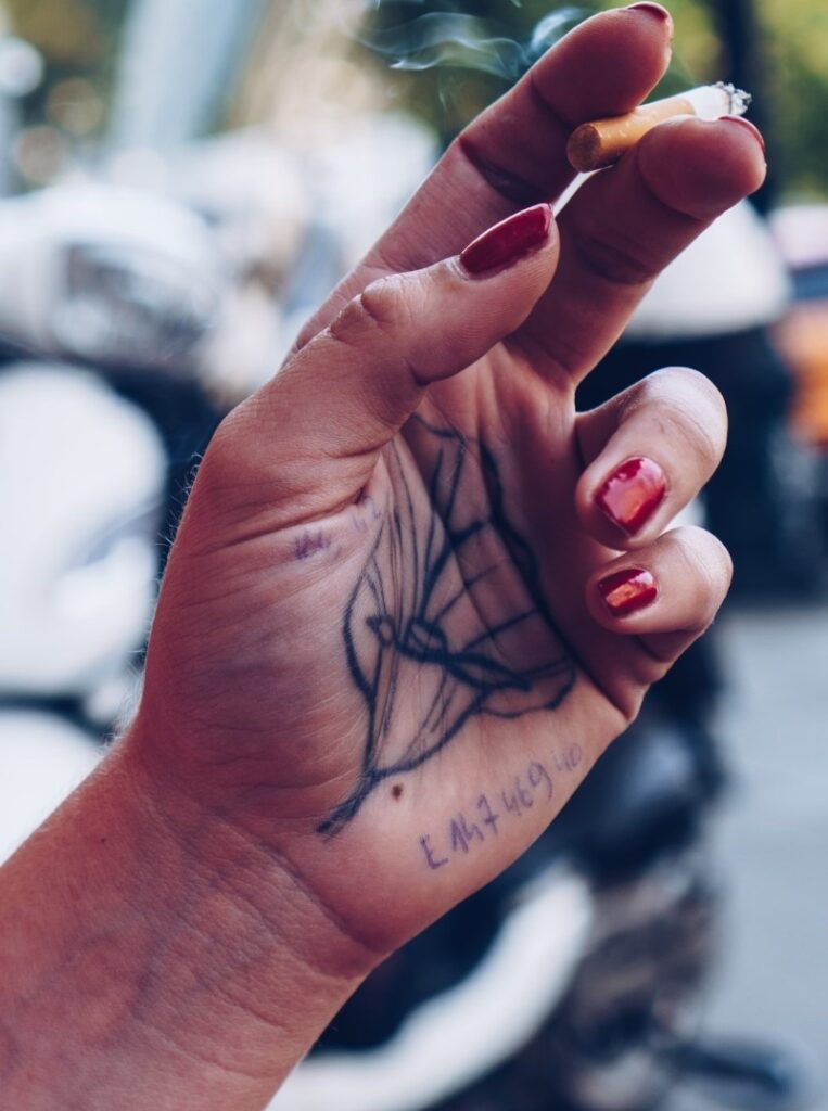 Lilien Tattoo für Frauen