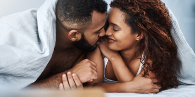 Intimität in Beziehungen: Tipps zur Stärkung 