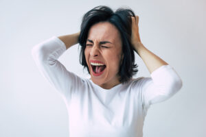Midlife-Crisis bei Frauen: Symptome, dass du in der Krise in der Lebensmitte steckst