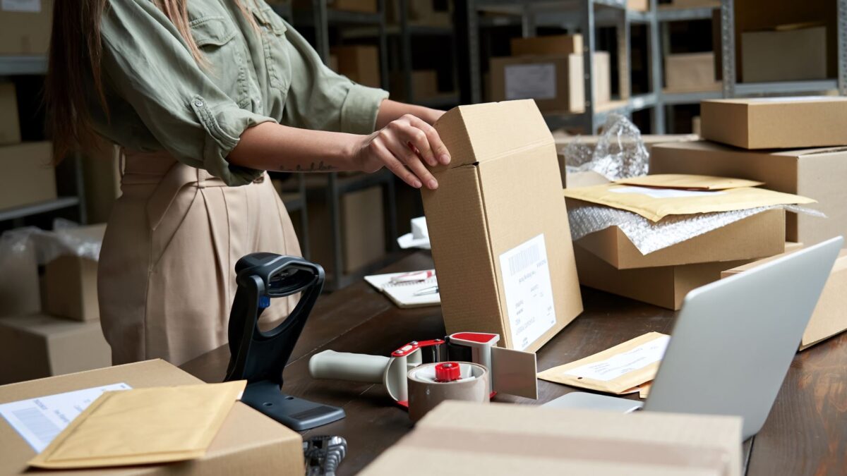 Dropshipping was ist das und wie fängt man an Vor- und Nachteile des Streckengeschäft