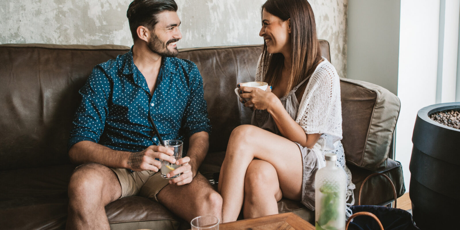 Männer Verhalten Kennenlernphase verstehen: Woran fühlt man das Interesse von Dating-Partner?