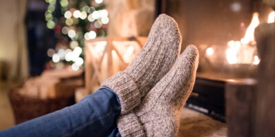 Warum haben Frauen immer kalte Füße: 5 hilfreiche Hausrezepte für warme Füße