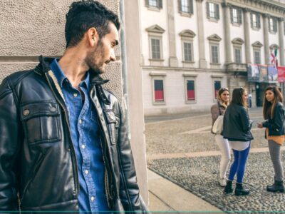 Symptome krankhafter Eifersucht bei Männern Eindeutige Anzeichen eifersüchtiger Partner
