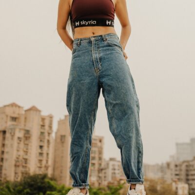 Low Rise Jeans: Hüfthosen für Damen kombinieren