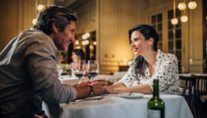 Casual Dating Bedeutung und die wichtigsten Regeln beim unverbindlichen Dating-Trend