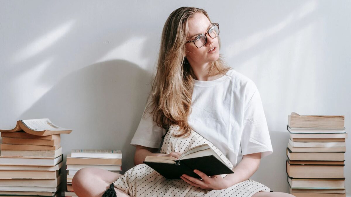 Colleen Hoover Bücher Reihenfolge Ein Leitfaden für Fans und Neueinsteiger