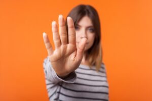 Die Psychologie von jemanden absichtlich ignorieren
