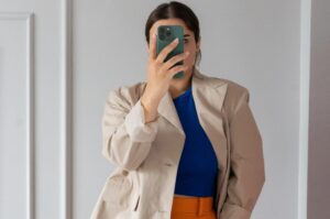 Leadership beginnt im Kleiderschrank: Warum starke Frauen ihren Stil strategisch wählen 