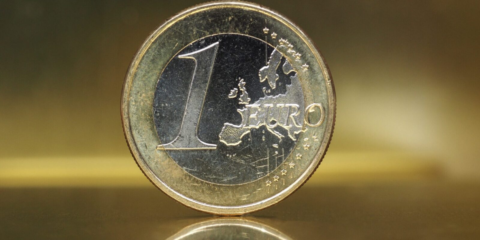 mit einem Euro
