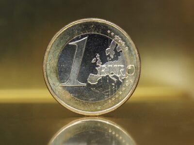 mit einem Euro