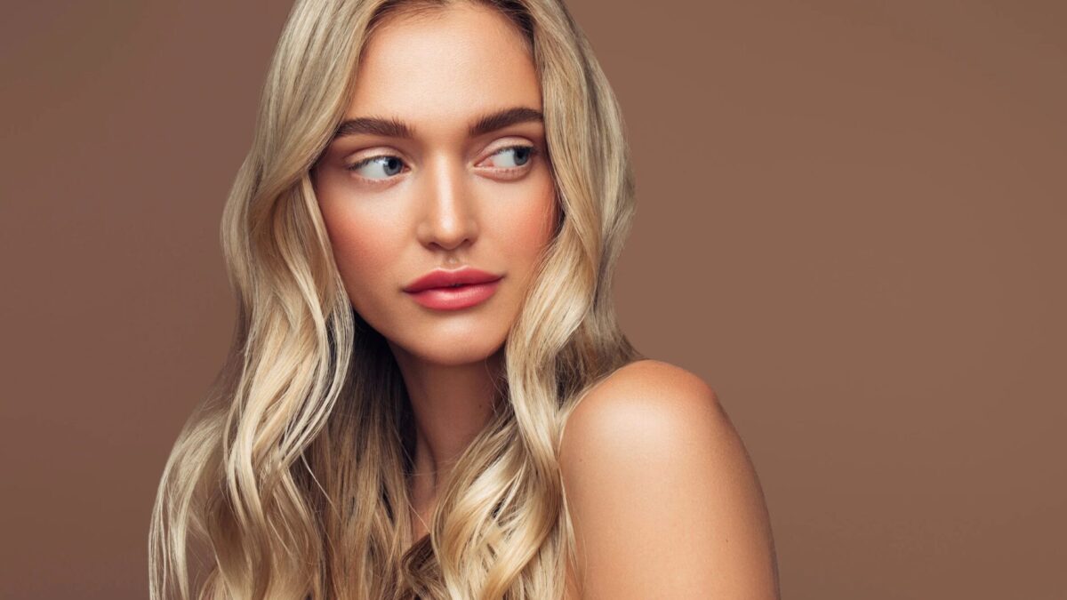 Hailey Bieber Vermögen und der Erfolg von Rhode mit Justin und Hailey