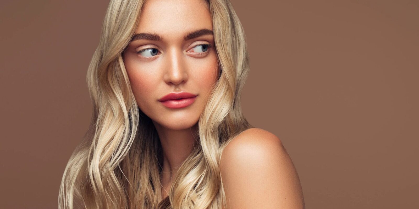 Hailey Bieber Vermögen und der Erfolg von Rhode mit Justin und Hailey