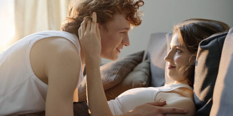 Warum ist er nervös in meiner Gegenwart? Körpersprache und Gefühle verstehen