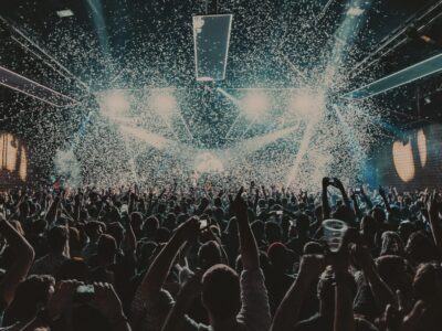 Zwischen öffentlicher Wahrnehmung und stillen Räumen