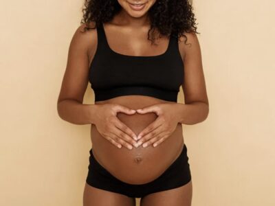 Erholung nach der Geburt unterstützt den Körper mit Ruhe, Ernährung und Bewegung für eine sanfte Regeneration im Alltag mit Baby