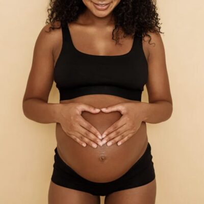 Erholung nach der Geburt unterstützt den Körper mit Ruhe, Ernährung und Bewegung für eine sanfte Regeneration im Alltag mit Baby