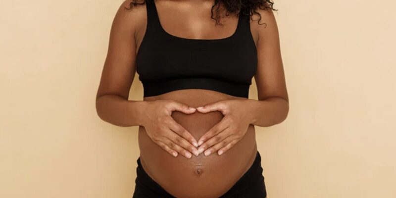 Erholung nach der Geburt unterstützt den Körper mit Ruhe, Ernährung und Bewegung für eine sanfte Regeneration im Alltag mit Baby