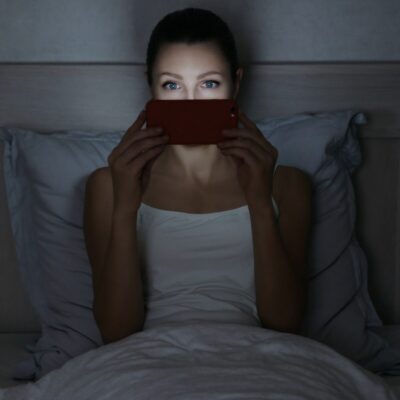Dark Romance online lesen: Düster, spicy und voller verbotener Gefühle